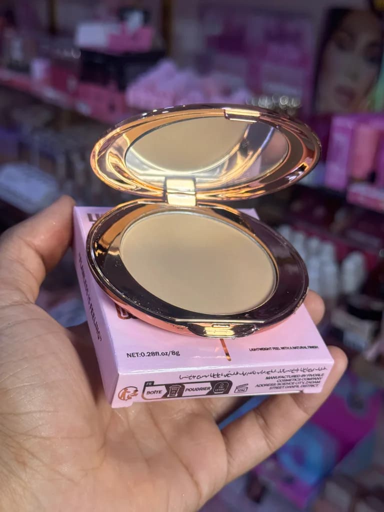 Poudre compact Vioryle (Dupe Charlotte)