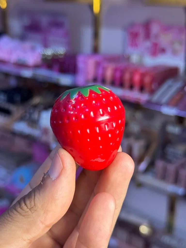 HudaBeauty StrawBerry LipBalm