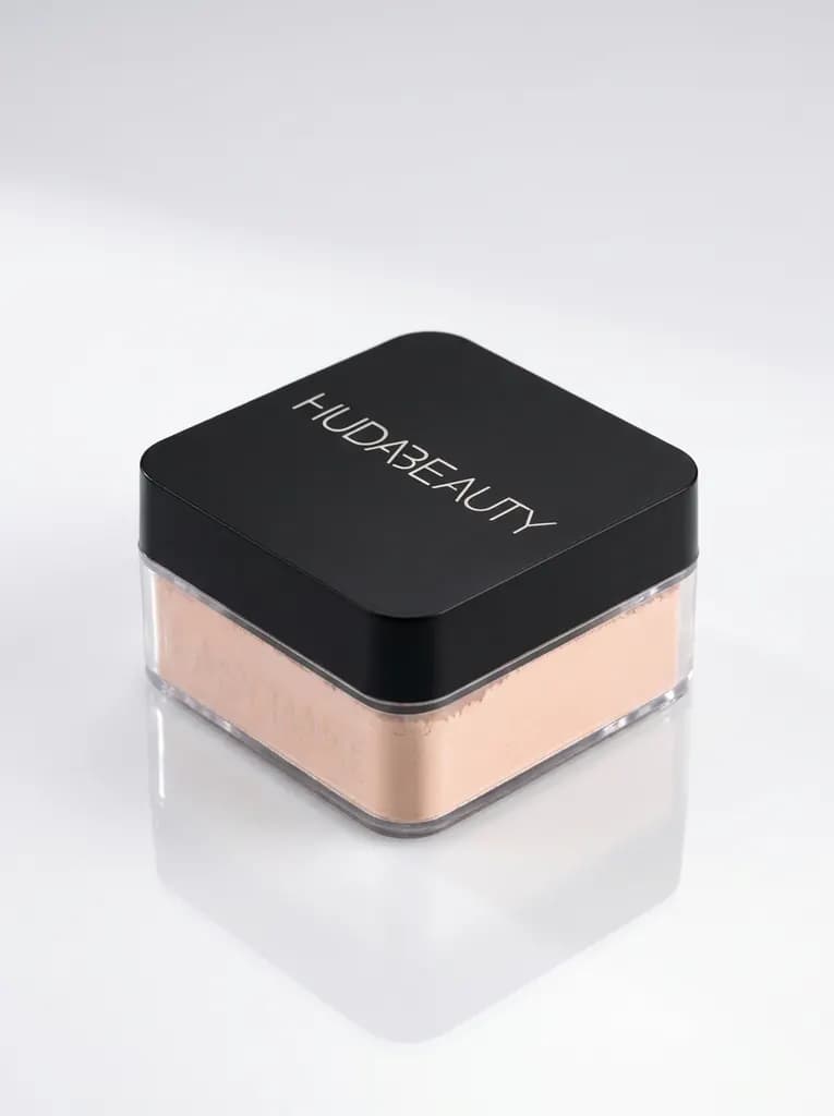 huda beauty poudre libre copie